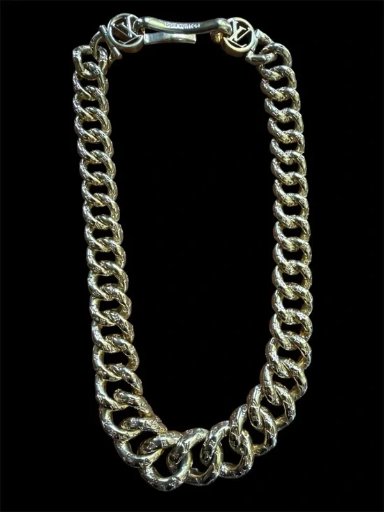 Louis Vuitton Gold Monogram Cuban Link Necklace! Pristine! COA, box and dustbag! - Picture 5 of 10